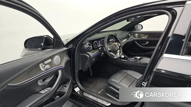 Mercedes-Benz E-Class W213 2018 Черный из Кореи, фото 2