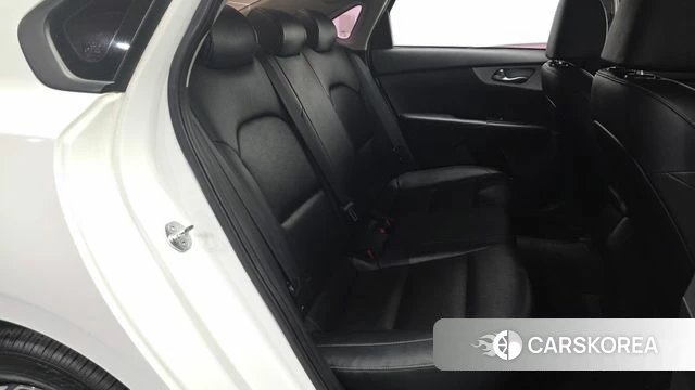 Kia The New K3 2nd generation 2021 Белый из Кореи, фото 2