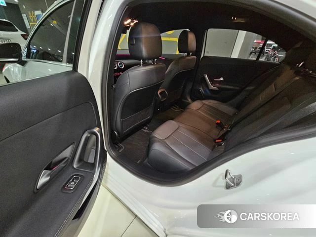 Mercedes-Benz A-Class W177 2024 Белый из Кореи, фото 2