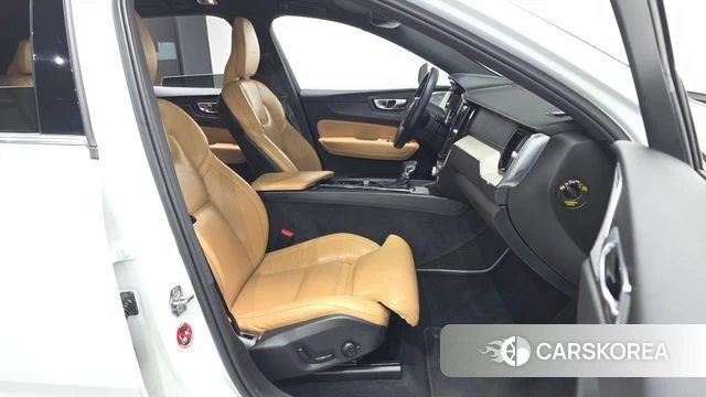 Volvo XC60 second Generation 2020 Белый из Кореи, фото 2