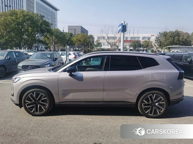 Volvo XC70 2026 Серебристо-серый из Китая, фото 2