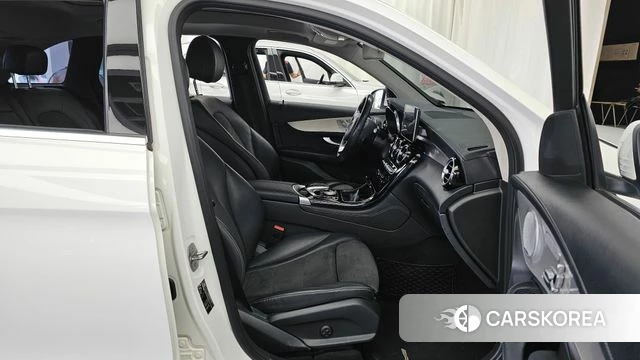 Mercedes-Benz GLC-Class X253 2019 Белый из Кореи, фото 2