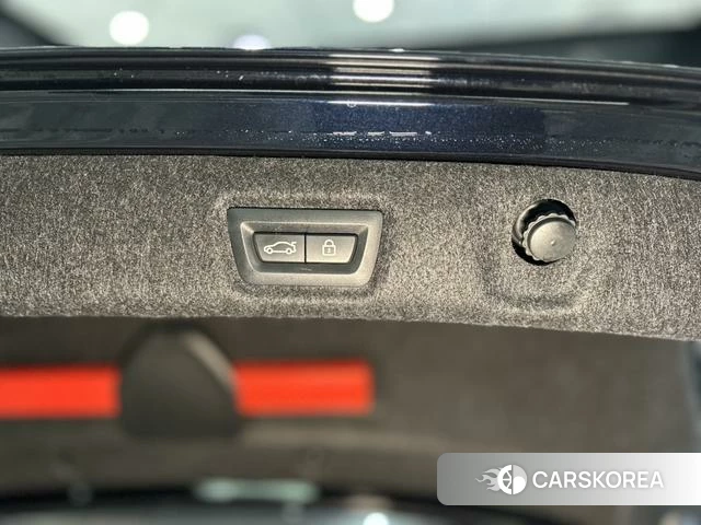 BMW 5 series 2021 Черный из Китая, фото 2
