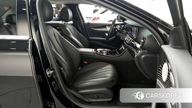 Mercedes-Benz E-Class W213 2020 Черный из Кореи, фото 2