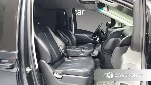 Hyundai Staria 2023 Серый из Кореи, фото 2