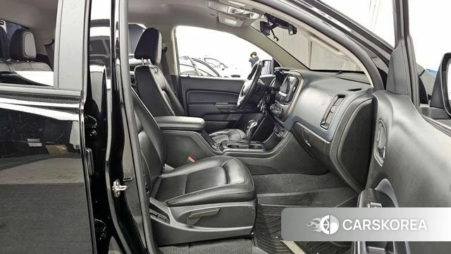 Chevrolet (GM Daewoo) Real New Colorado 2022 Черный из Кореи, фото 2