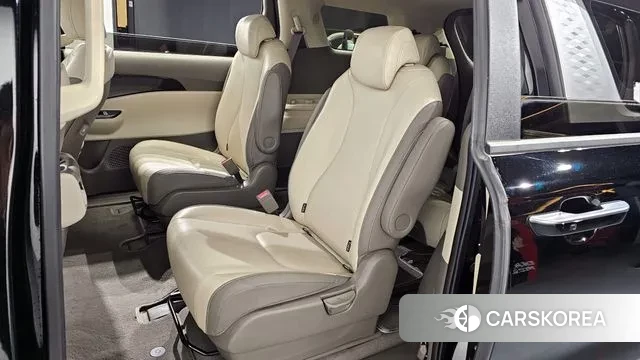 Kia Carnival 4th generation 2023 Черный из Кореи, фото 2