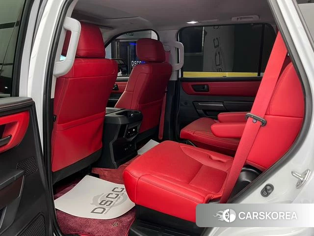 Toyota Sequoia 2023 Белый из Китая, фото 2