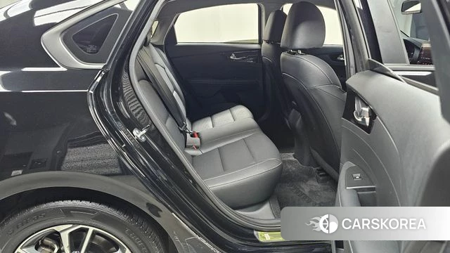 Kia The New K3 2nd generation 2023 Черный из Кореи, фото 2