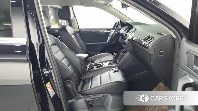 Volkswagen Tiguan second Generation 2019 Черный из Кореи, фото 2