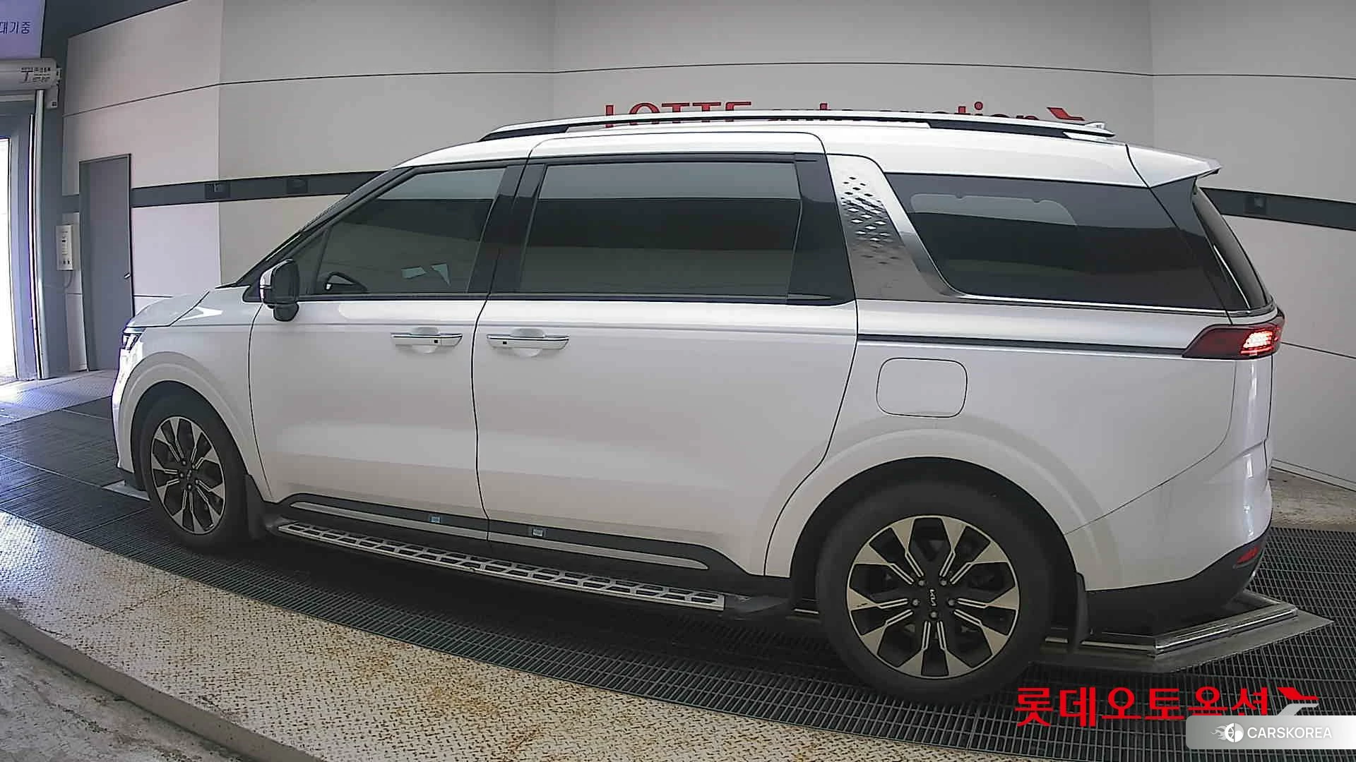 Kia Carnival 2023 Белый из Кореи, фото 2