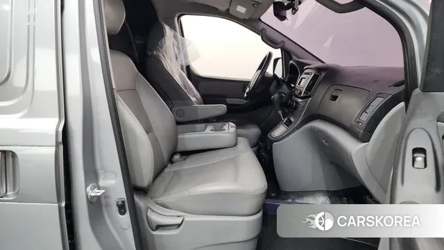 Hyundai The New Grand Starex 2018 Серебристо-серый из Кореи, фото 2