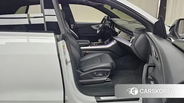 Audi Q8 (4M) 2023 Белый из Кореи, фото 2