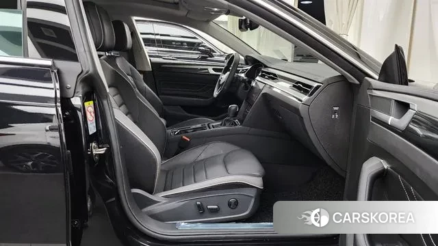 Volkswagen Arteon 2022 Черный из Кореи, фото 2