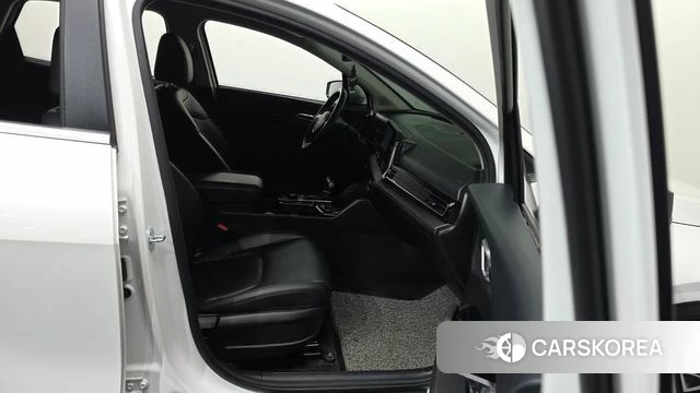 Kia Sportage 5th Generation 2023 Белый из Кореи, фото 2