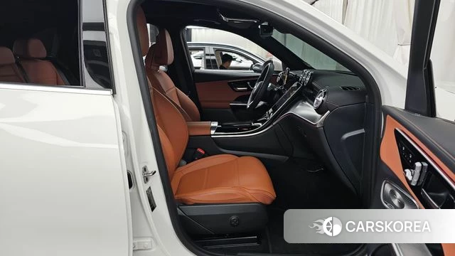 Mercedes-Benz GLC-Class X254 2024 Белый из Кореи, фото 2