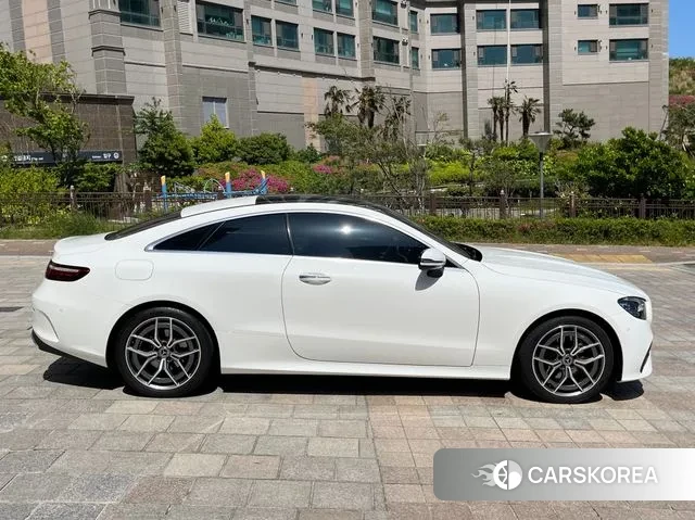 Mercedes-Benz E-Class W213 2022 Белый из Кореи, фото 2