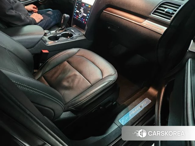 Ford Explorer 2018 Серый из Кореи, фото 2