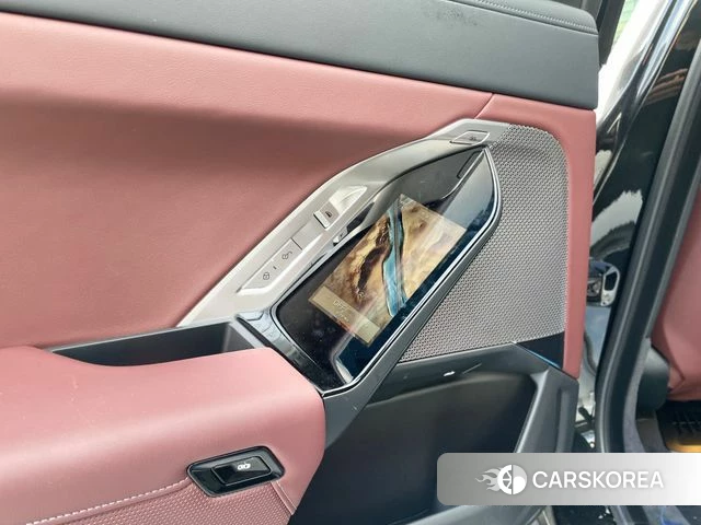 BMW 7 Series (G70) 2025 Черный из Кореи, фото 2