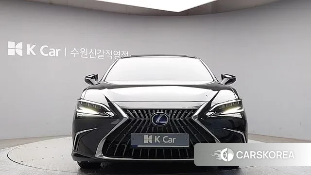 Lexus ES300h 7th generation 2022 Черный из Кореи, фото 2