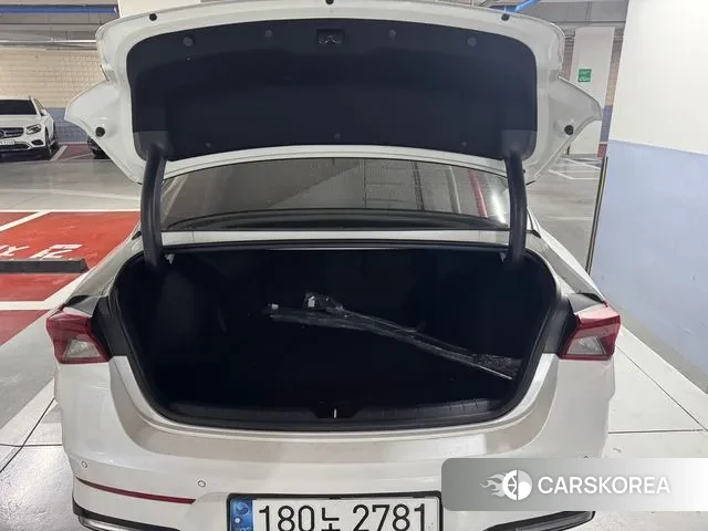 Kia K5 3rd generation 2021 Белый из Кореи, фото 2