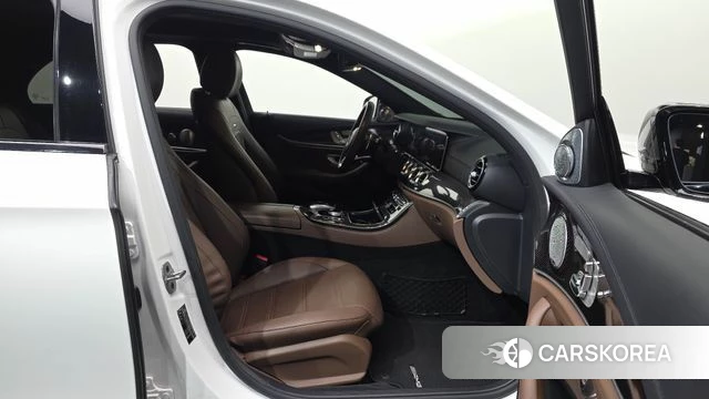 Mercedes-Benz E-Class W213 2019 Белый из Кореи, фото 2
