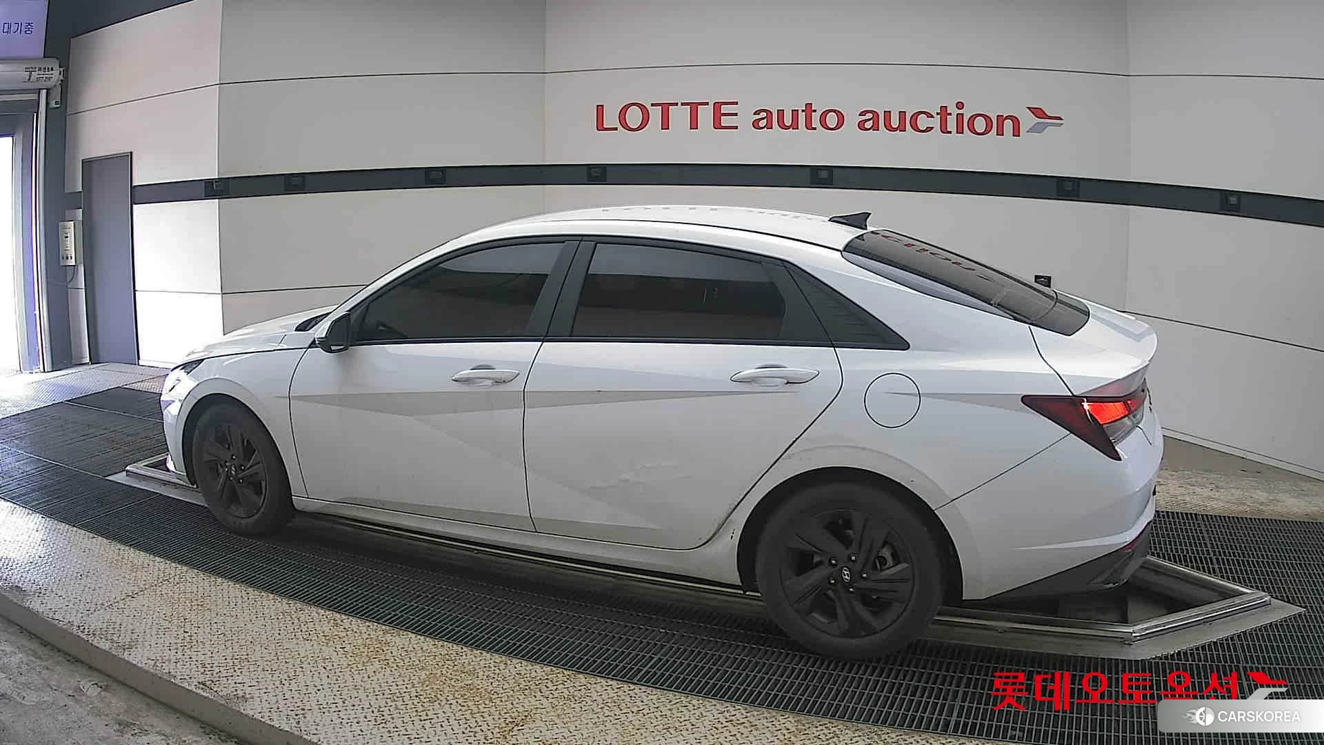 Hyundai Avante 2023 Polar White из Кореи, фото 2