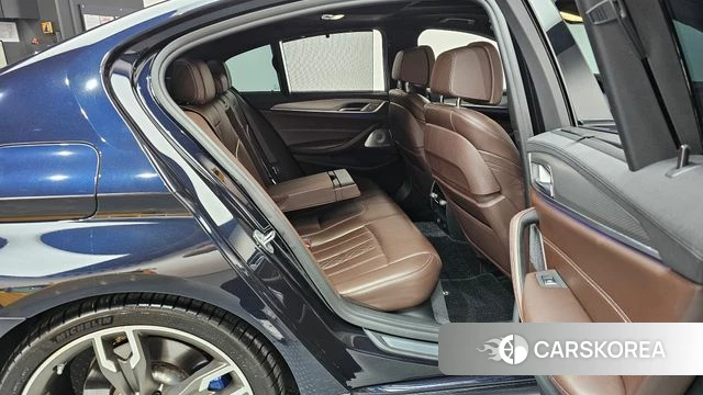 BMW 5 Series (G30) 2019 Черный из Кореи, фото 2