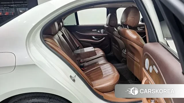 Mercedes-Benz E-Class W213 2018 Белый из Кореи, фото 2