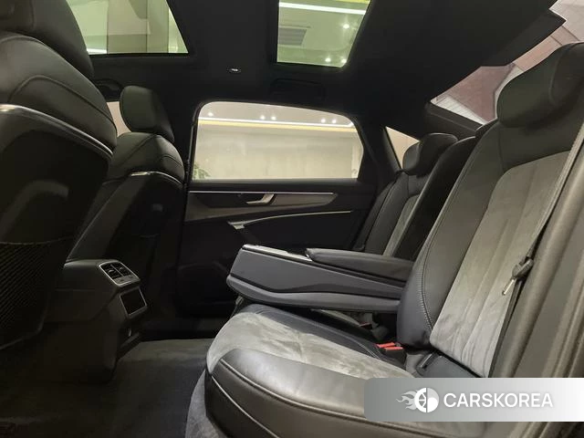Audi A6L 2021 Черный из Китая, фото 2