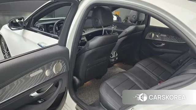 Mercedes-Benz E-Class W213 2023 Белый из Кореи, фото 2