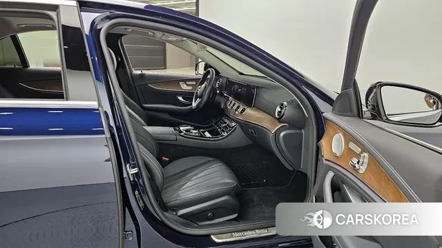 Mercedes-Benz E-Class W213 2020 Синий из Кореи, фото 2