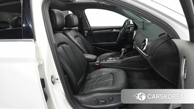 Audi New A3 2018 Белый из Кореи, фото 2