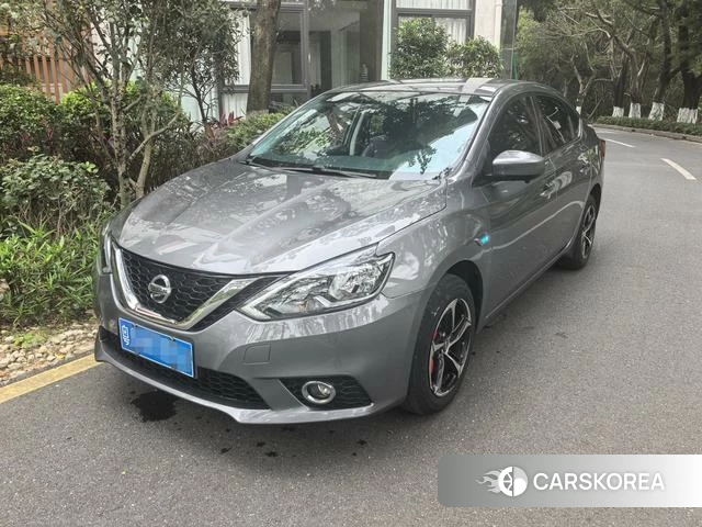 Nissan Xuan Yi 2023 Темно-серый из Китая, фото 2