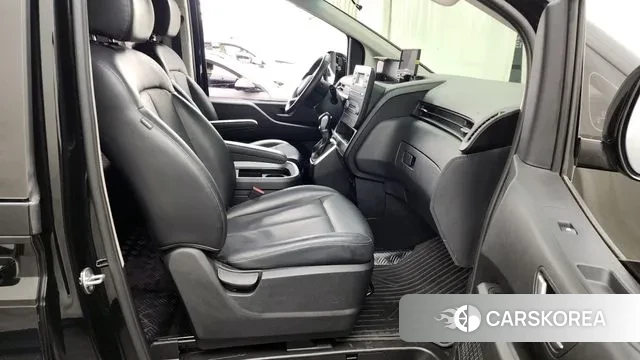 Hyundai Staria 2022 Черный из Кореи, фото 2