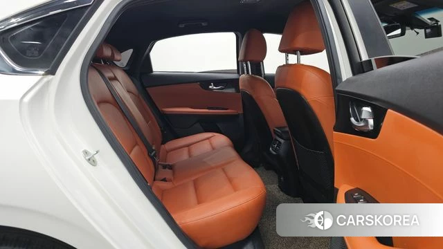 Kia The New K3 2nd generation 2021 Белый из Кореи, фото 2