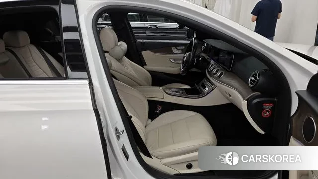 Mercedes-Benz E-Class W213 2020 Белый из Кореи, фото 2