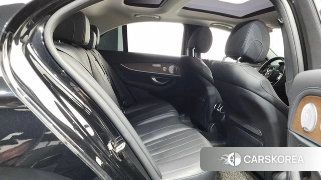 Mercedes-Benz E-Class W213 2019 Черный из Кореи, фото 2