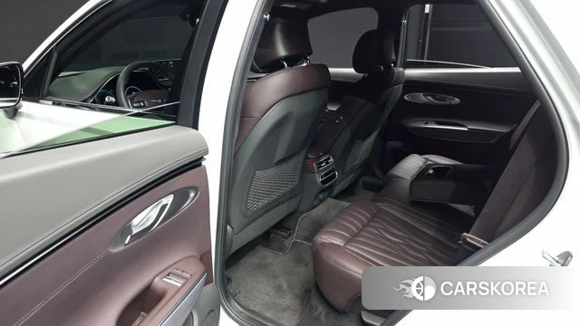 Genesis GV70 2023 Белый из Кореи, фото 2