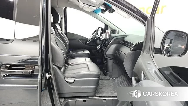 Hyundai Staria 2023 Черный из Кореи, фото 2