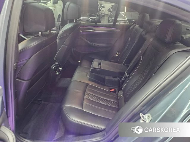 BMW 5 Series (G30) 2019 Серебристо-серый из Кореи, фото 2