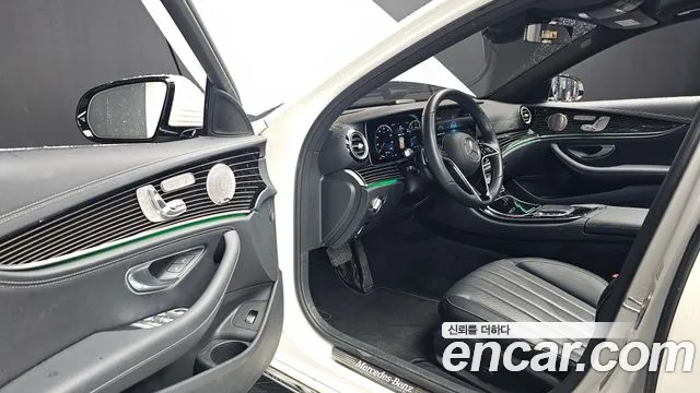 Mercedes-Benz E-Class W213 2022 Белый из Кореи, фото 2