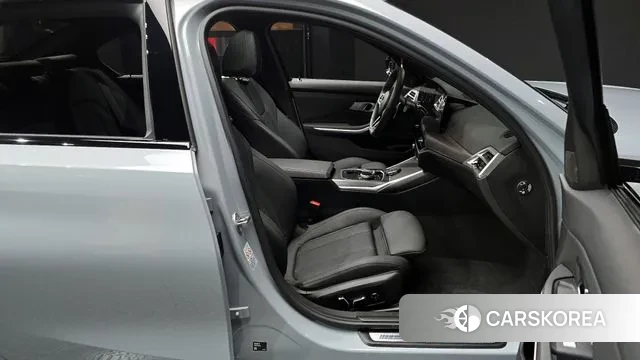 BMW 3 Series (G20) 2025 Серебристо-серый из Кореи, фото 2