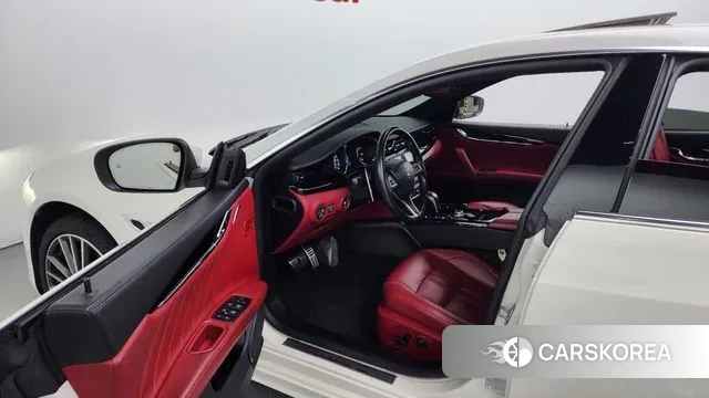 Maserati Quattroporte 2019 Белый из Кореи, фото 2