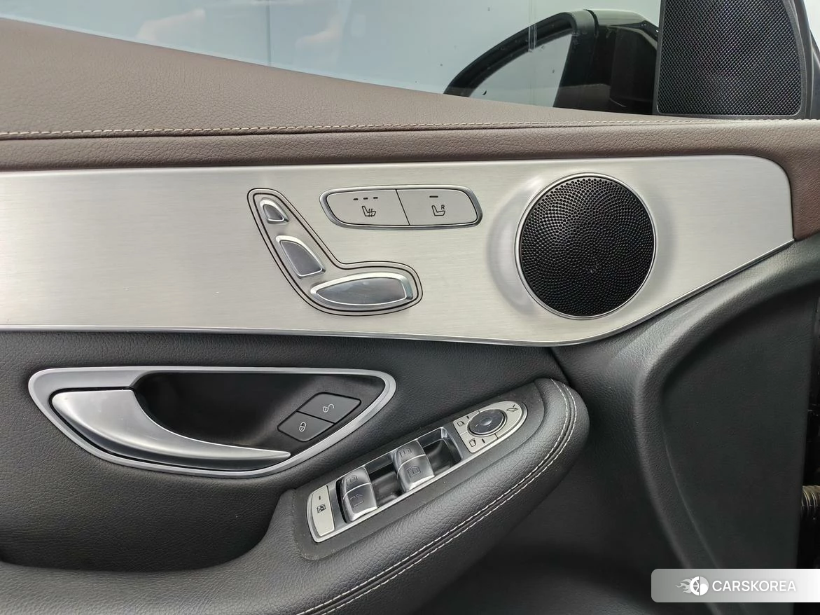 Mercedes-Benz GLC 2021 Черный из Китая, фото 2