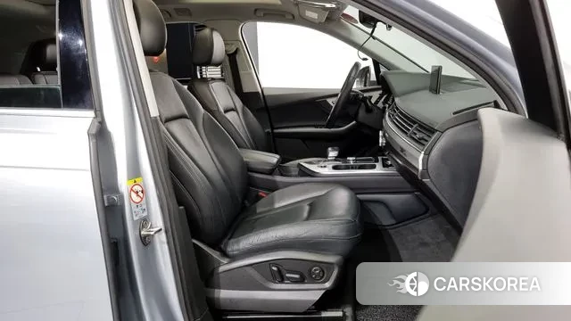 Audi Q7 (4M) 2019 Светло-серебряный цвет из Кореи, фото 2