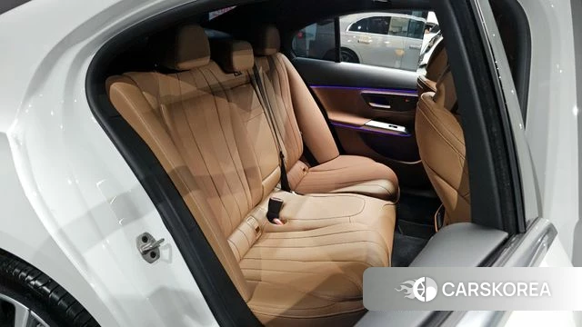 Mercedes-Benz E-Class W214 2024 Белый из Кореи, фото 2