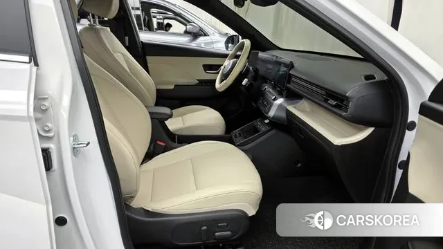 Hyundai Kona (SX2) 2023 Белый из Кореи, фото 2