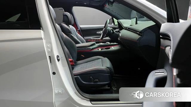 Genesis GV70 2022 Белый из Кореи, фото 2