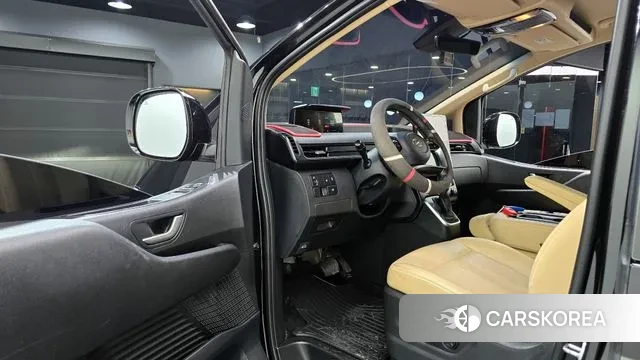 Hyundai Staria 2021 Черный из Кореи, фото 2